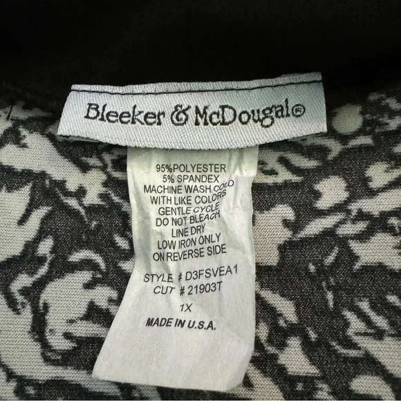 Bleeker & McDougal 1X Shirt Top Black Abstract Short Sleeve Scoop Neck Stretch - Picture 5 of 5